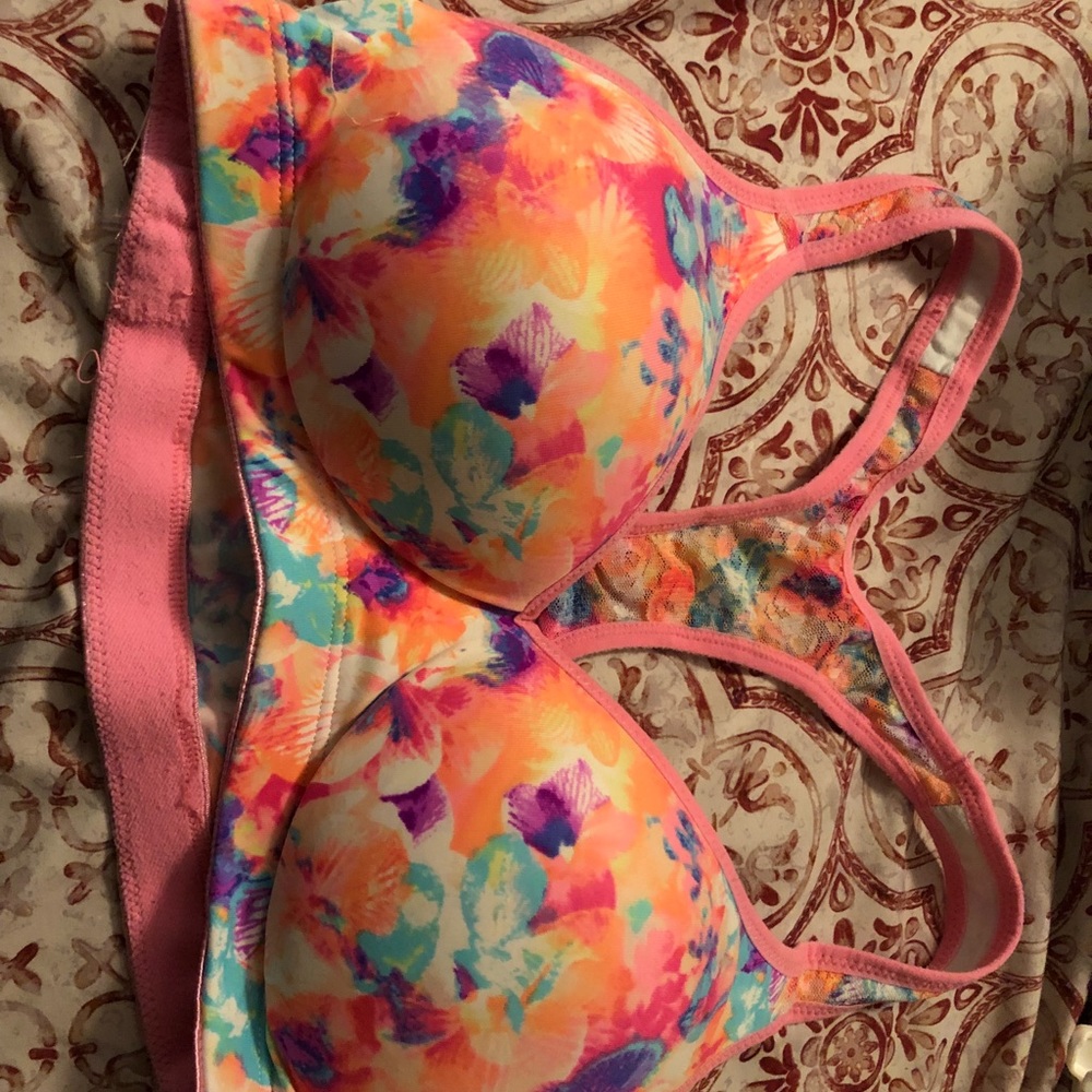 Vs pink sports bra